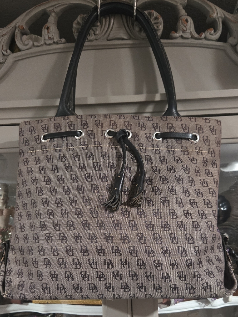 Vintage Dooney & Bourke Women’s Signature Tote Shoulder Handbag In Monogram Gray